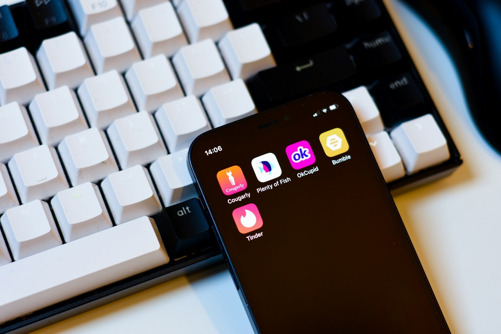 Choosing the Perfect Dating App: Aligning With Your Goals