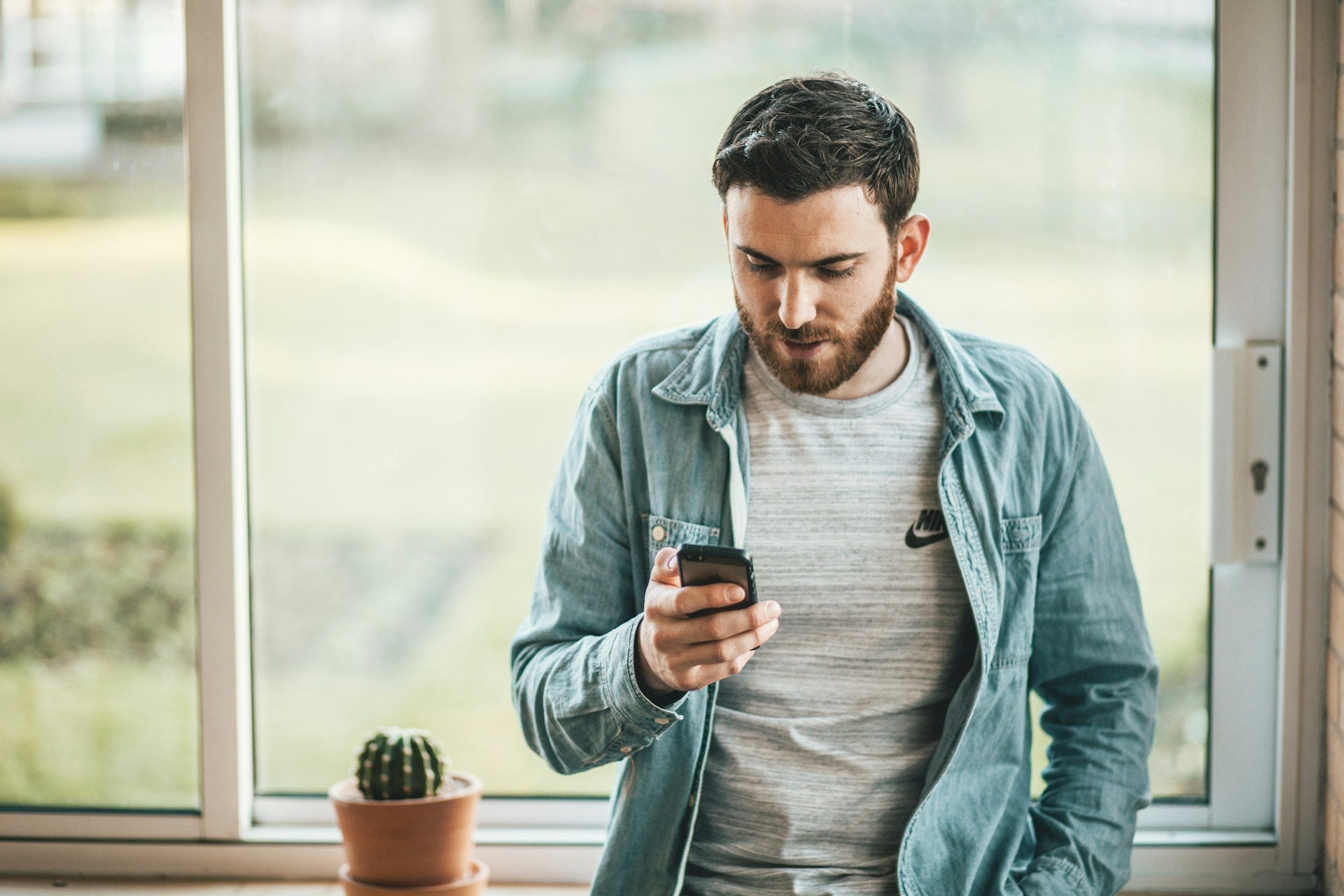 Mastering the Art of Conversation: Ice-Breaking Strategies for Dating Apps